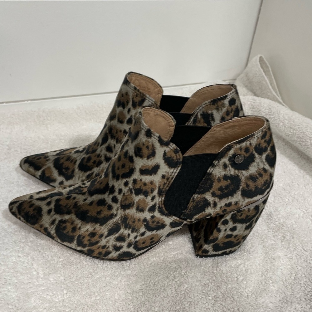 Antonio Melani Maxinee Ankle Boot Leopard Print - Picture 4 of 8